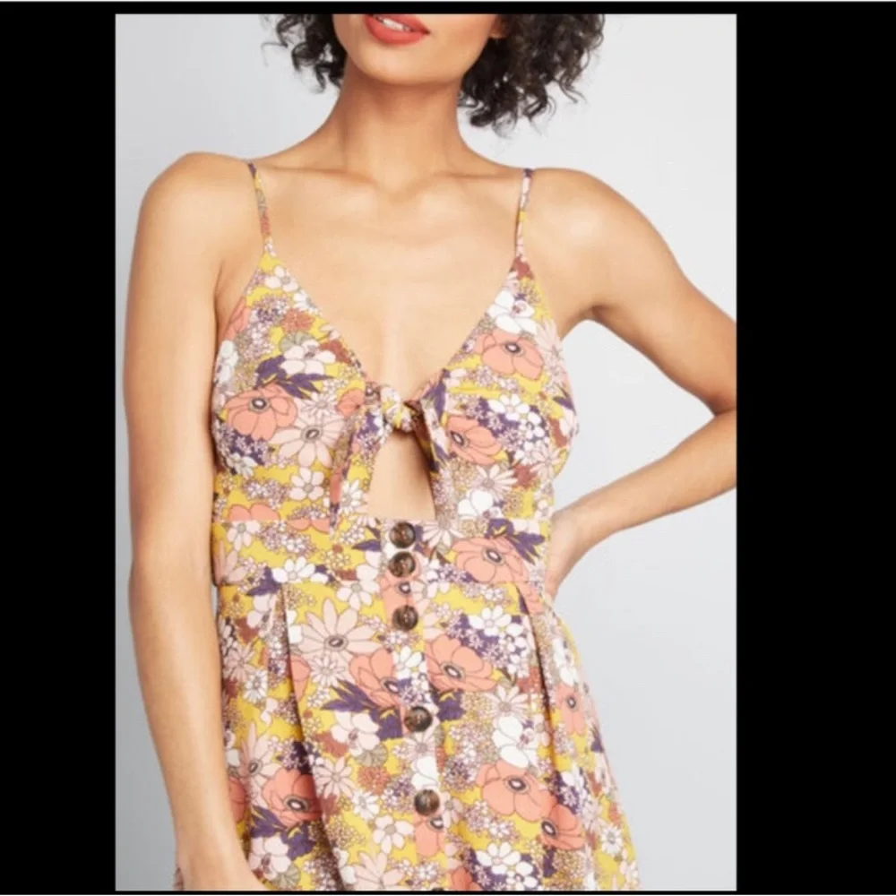 MODCLOTH Gilli Floral Spaghetti Strap Bow Front Dress - Picture 3 of 11